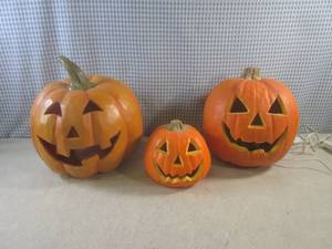 lot 151 image: (BS) 3 Lightup Pumpkins 1 Electric ...