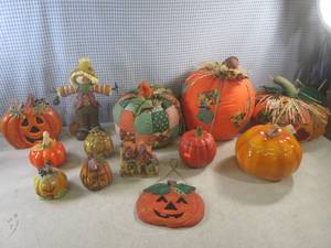 lot 157 image: (EW2) Assorted Fall Decor...
