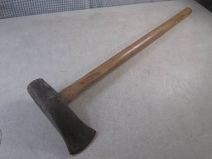 lot 192 image: (G-1) 6 Lb Ludell Splitting Maul Hi...
