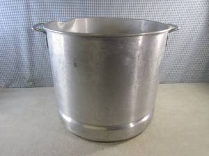 lot 193 image: (EC1) Huge Aluminum Stock Pot - Has...