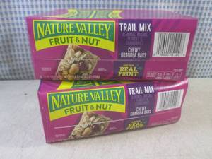 lot 258 image: (B-1) 32 Nature Valley Fruit & Nut ...