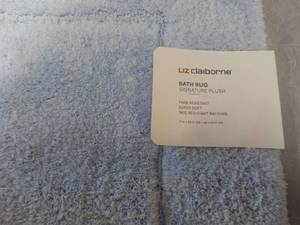 lot 49 image: 2 Liz Claiborne 20 x 34 Signature ...