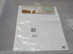 lot 61 image: Martha Stewart 15 x 72 Tablerunner...