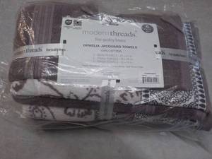 lot 65 image: Modern Threads 6 pc Opehlia Jacquar...