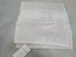 lot 83 image: 3 pc Ediree Silver Fingertip Towels...