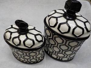 lot 128 image: 2 Blackcream Dcor with Lids...