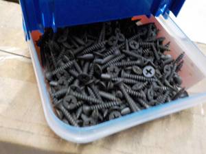 lot 143 image: Case of Steel Linx Packaged Fastene...