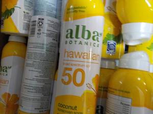 lot 148 image: Large Box of Alba Hawaiian 50 Sunsc...