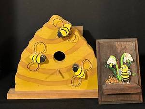 lot 174C image: FR - Handcrafted Bee-Themed Wood Birdhouse and Wall Art Set