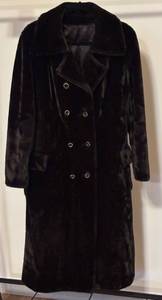 lot 121H image: LL - Borgazia Faux Fur Double-Breasted Coat by Dubrowsky & Joseph, 48 Inch Waist