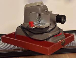 lot 122H image: LL - Mansfield Midway 300 W Vintage Slide Projector with Case