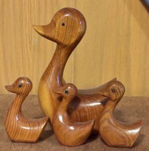lot 124H image: LL - HSB Hand Carved Wooden Duck and 3 Ducklings Set, 5 14 Inches Tall
