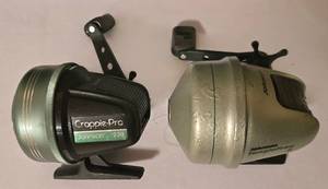 lot 295K image: LL-FR - Pair of Johnson Crappie-Pro 230 and TangleFree 8 Fishing Reels