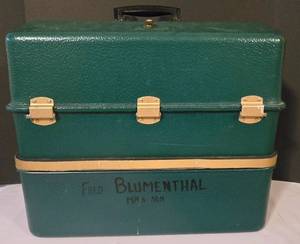 lot 322K image: LL-FR - UMCO 1000UPB Large Green Tackle Box with Assorted Fishing Tackle