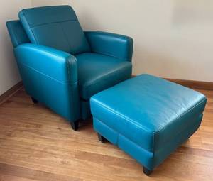 lot 3R image: LR - Delmonico Livorno Turquoise Chair with Ottoman
