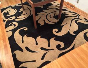 lot 10R image: DR - Horizon Rugs Area Rug Black and Beige Floral Pattern