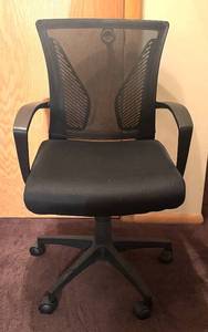 lot 44R image: O - Black Mesh Office Chair