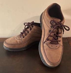 lot 68R image: O - Rockport Mens Brown Walking Shoes Size 9.5 Wide