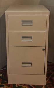 lot 76R image: BR2 - 3-Drawer Metal File Cabinet