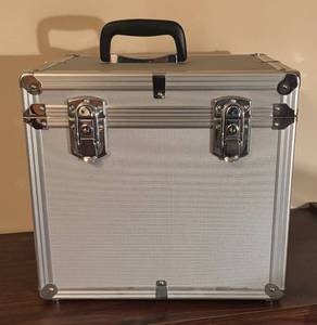 lot 95R image: BR2 - Aluminum Storage Box with Foam Lining