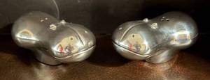 lot 97R image: O - Nambe Hippo Salt and Pepper Shaker Set