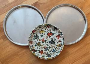 lot 205R image: LR - Set of 3 Metal Serving Trays including Daher Decorated Ware Floral Tray