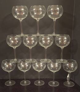 lot 267R image: K - Set of 12 Stemmed Wine Glasses