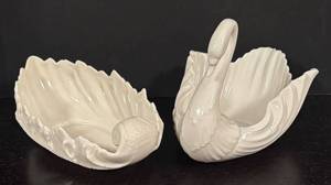 lot 273R image: LR - Lenox Swan and Scrolled Leaf Porcelain Dish Set