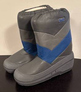 lot 372R image: LR - Baxter Gray and Blue Boots Size 9-10