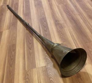 lot 379R image: LL  - Vintage 6 Foot Brass Horn