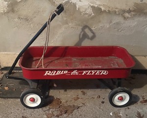 lot 396R image: G - Vintage Radio Flyer Wagon with Handle