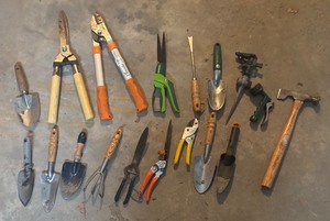 lot 404R image: G - Collection of Assorted Gardening Tools with Hand Tools, Shears and Watering Attachments