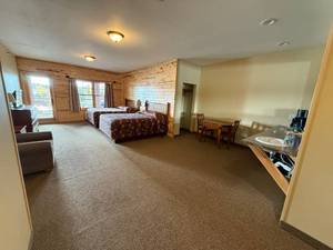 2 Nights NYE Lodge Stay, Free NYE Meals for 2 (December 30-January 1)