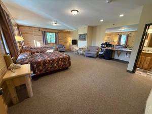 2 Nights NYE Lodge Stay, Free NYE Meals for 4 (December 30-January 1)