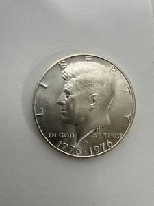lot 1019 image: Silver Bicentennial Kennedy Half Dollar