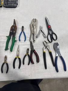 lot 1025 image: Assorted Hand Tools Lot