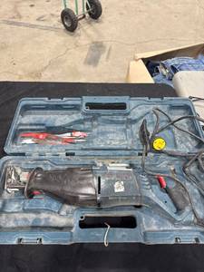 lot 1038 image: Bosch Reciprocating Saw Kit