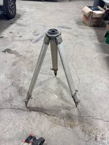 lot 1043 image: Metal Surveying Tripod