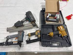 lot 1051 image: Pneumatic Nailer & Stapler Lot