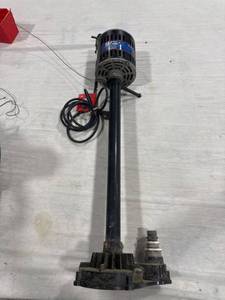 lot 1074 image: Barracuda Pedestal Sump Pump