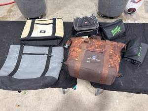 lot 1123 image: Assorted Soft-Sided Bags Lot