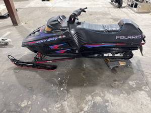 lot 1129 image: 1994 Polaris Indy 500 Snowmobile