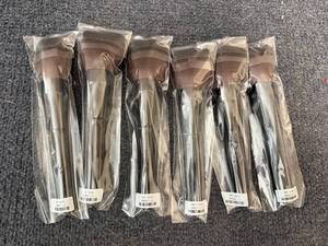 lot 22 image: 6 Savvy Minerals Veil Makeup Brushes