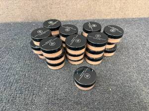 lot 25 image: 25 Containers Or Savvy Minerals Foundation