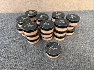 lot 29 image: 29 Containers Or Savvy Minerals Foundation