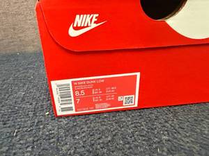 Nike Dunk Lows - Womens 8.5 Mens 7