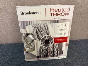 lot 60 image: Brookeston Heated Throw Blanket - 50 X 60