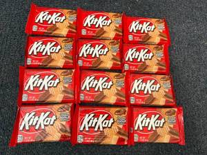 lot 241 image: 12 Kit Kat Candy Bars