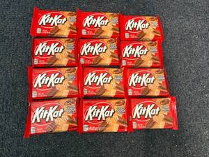 lot 240 image: 12 Kit Kat Candy Bars