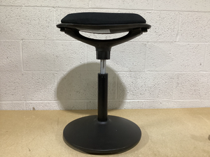 lot 401 image: Adjustable Stool